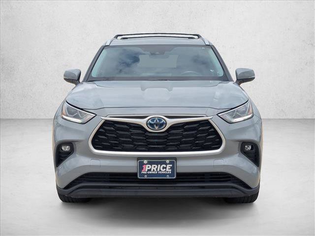 Used 2023 Toyota Highlander Bronze Edition FWD image 2