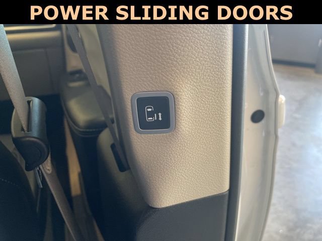 Used 2024 Chrysler Pacifica Touring-L FWD image 38