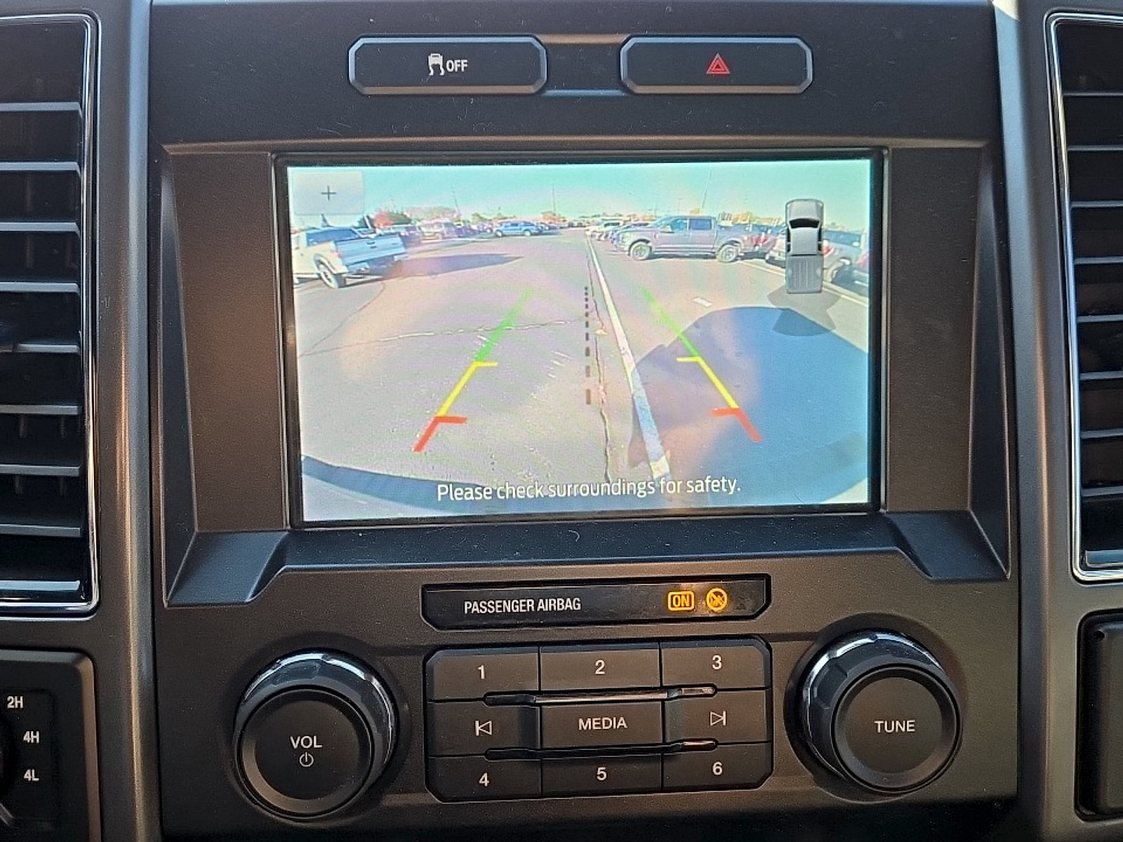 Used 2022 Ford F250 XLT w/ XLT Premium Package AWD/4WD image 18