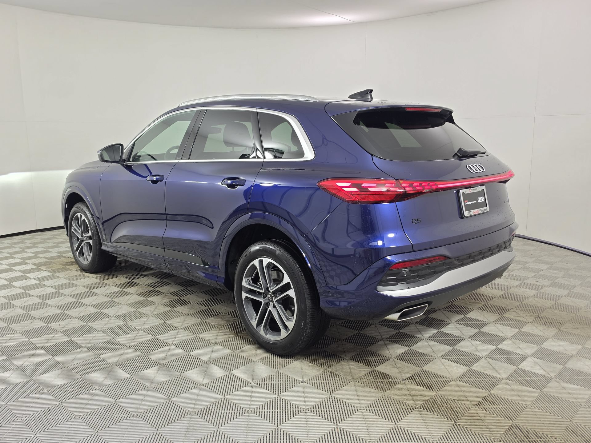 Used 2025 Audi Q5 Premium w/ Convenience Package AWD/4WD image 5
