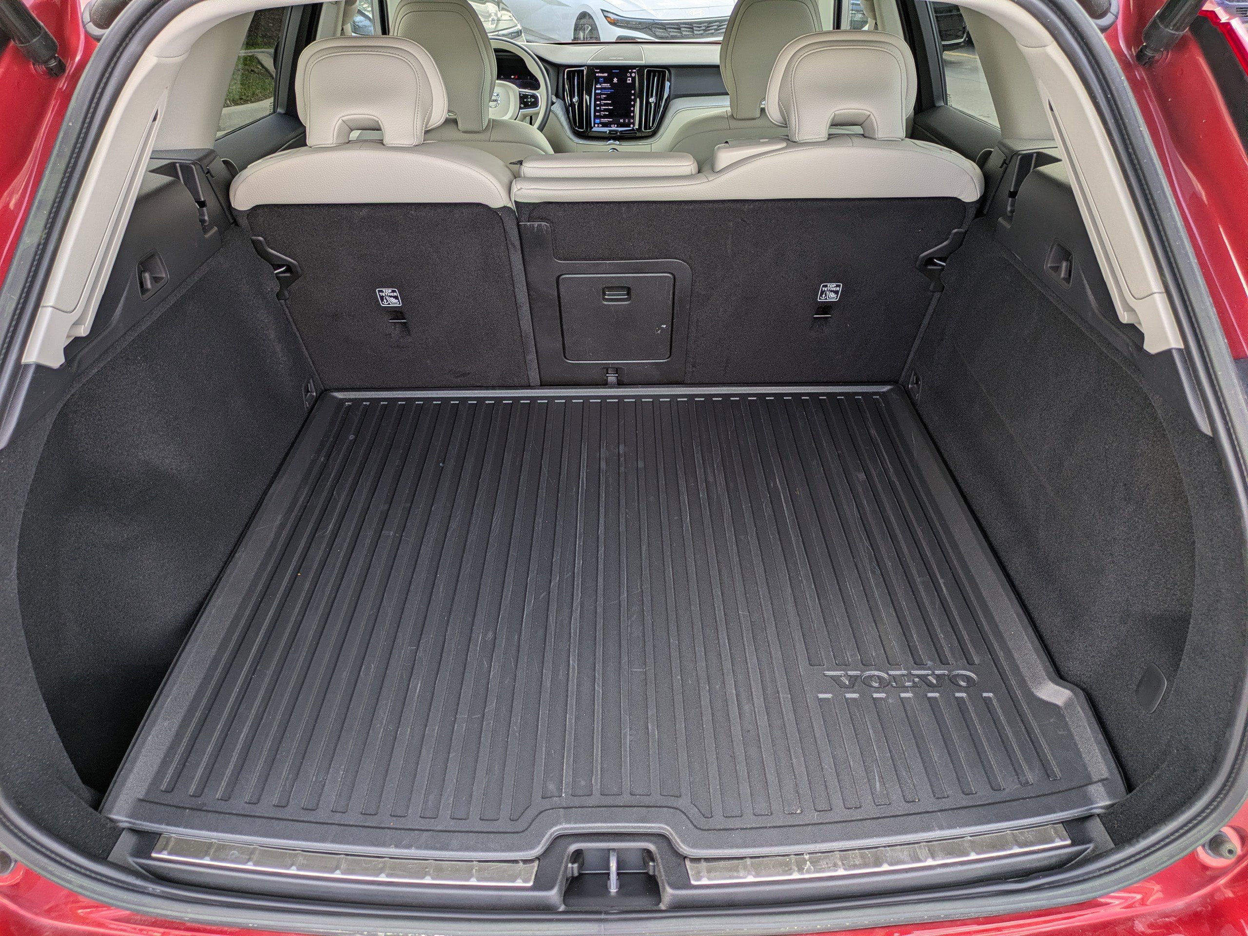 Used 2023 Volvo XC60 B5 Plus w/ Protection Package Premier image 16