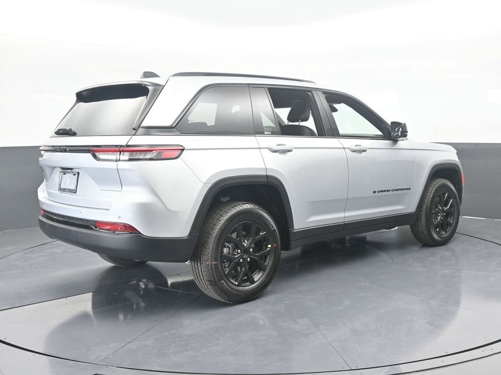 New 2025 Jeep Grand Cherokee Altitude image 6