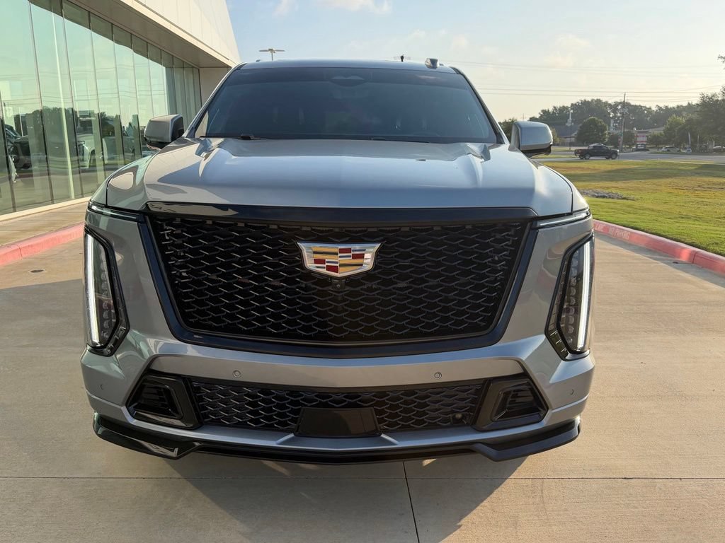 Used 2025 Cadillac Escalade ESV V AWD/4WD image 8