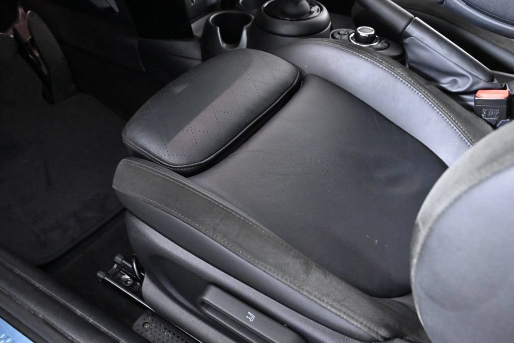 Used 2023 MINI Cooper S w/ Signature Upholstery Package FWD image 22