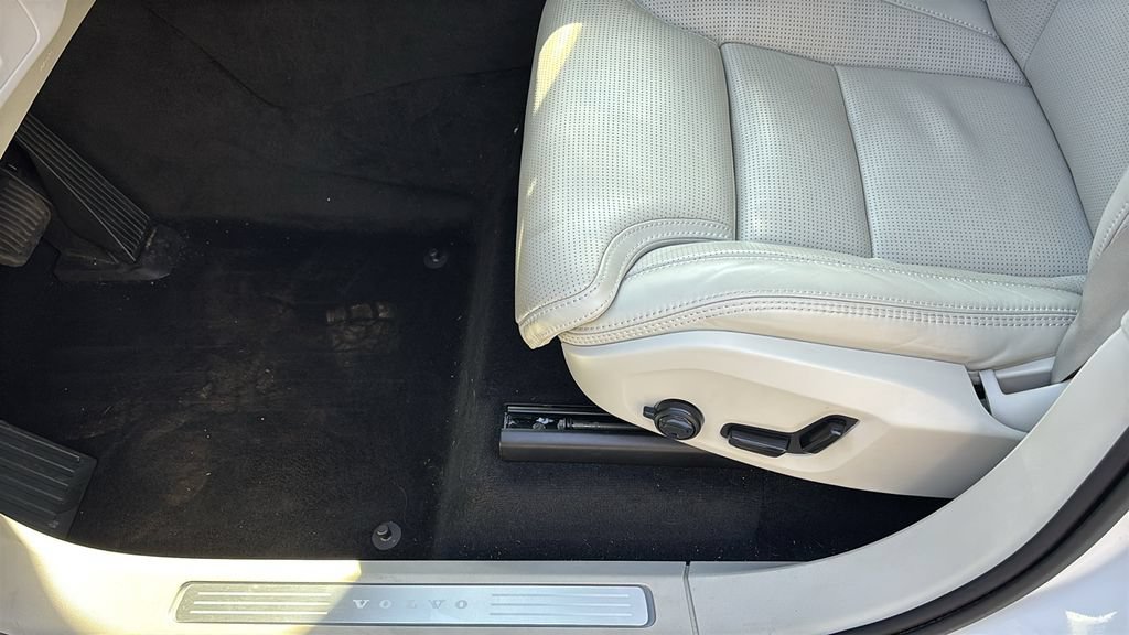 Certified 2023 Volvo XC90 B6 Ultimate AWD/4WD image 25