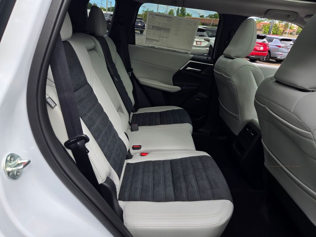 New 2026 Mitsubishi Outlander SE AWD/4WD image 7