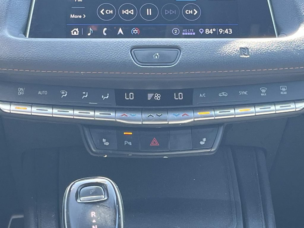 Used 2020 Cadillac XT4 Sport w/ Cold Weather Package FWD image 16