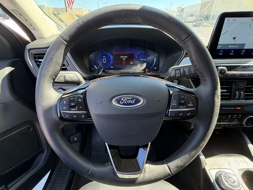 Used 2022 Ford Escape Titanium w/ Class II Trailer Tow Package image 15