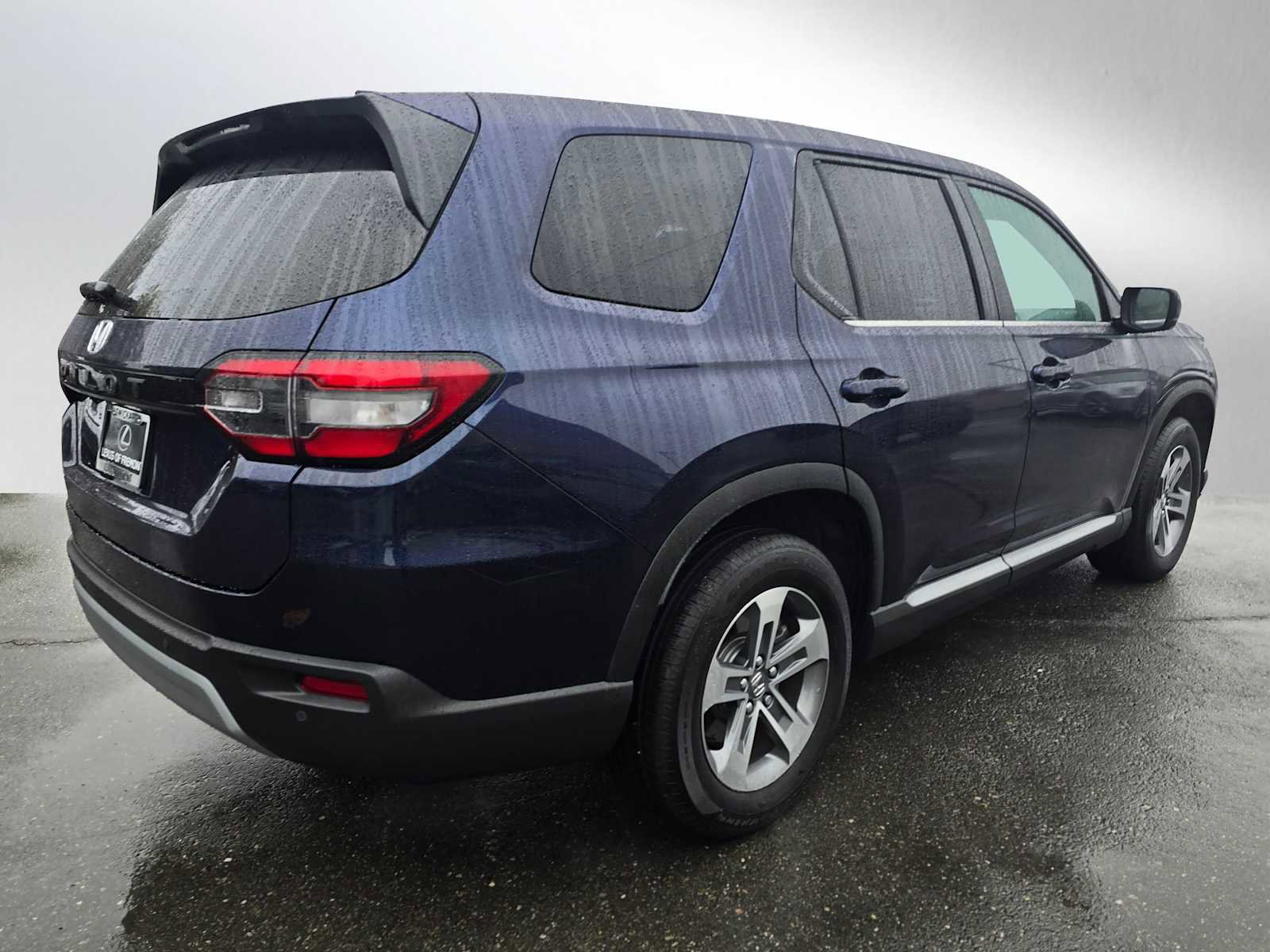 Used 2025 Honda Pilot EX-L image 3