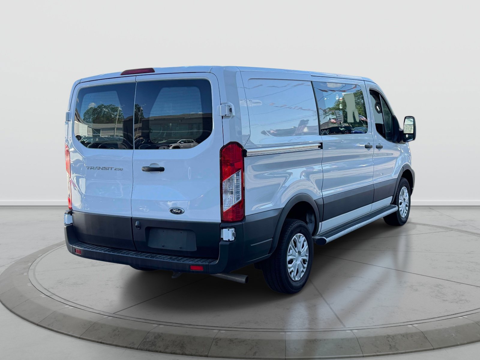 Used 2025 Ford Transit 250 Low Roof w/ Exterior Upgrade Package RWD image 7