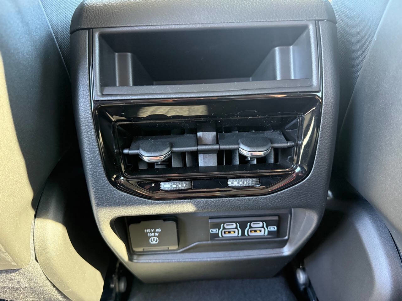 Used 2023 Jeep Grand Cherokee Laredo w/ Luxury Tech Group I image 20