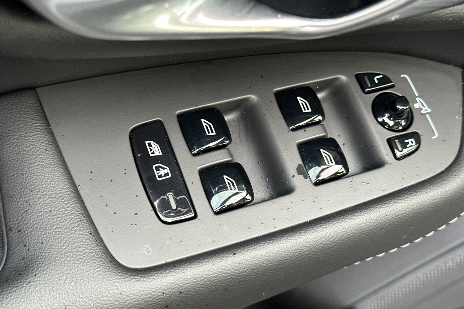 Certified 2023 Volvo XC90 T8 Ultimate image 16