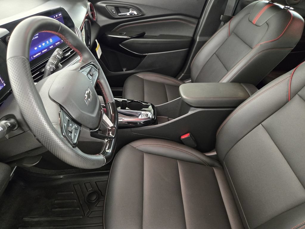Used 2024 Chevrolet Trax RS FWD image 15