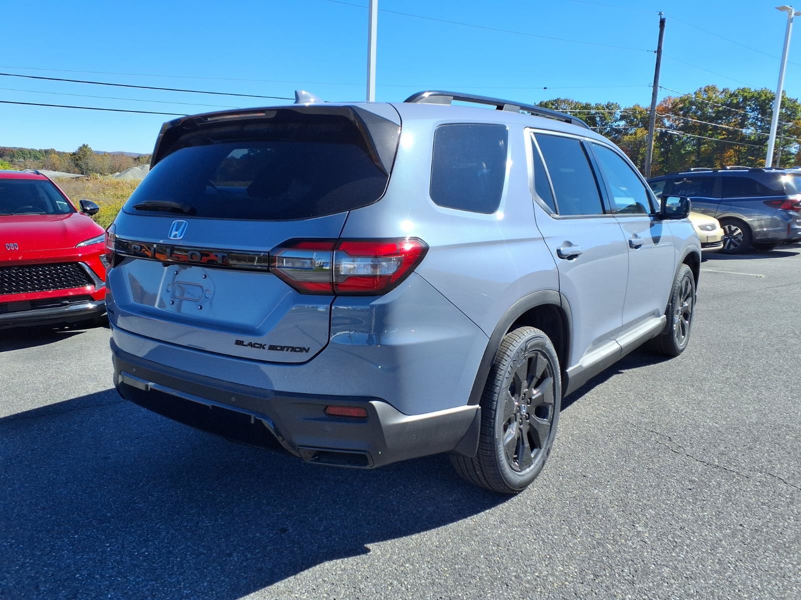 New 2026 Honda Pilot Black Edition image 4