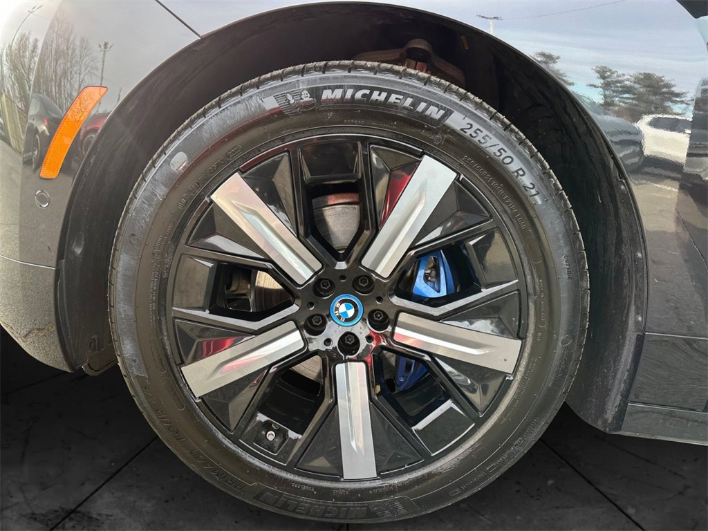 Used 2023 BMW iX xDrive50 w/ Premium Package image 9