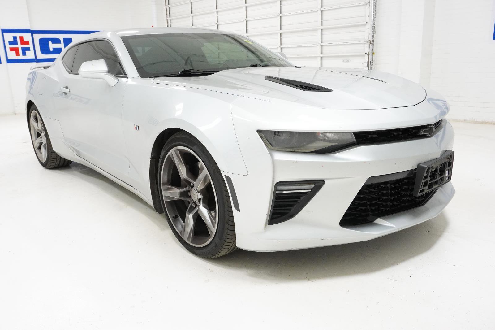 Used 2018 Chevrolet Camaro SS image 3