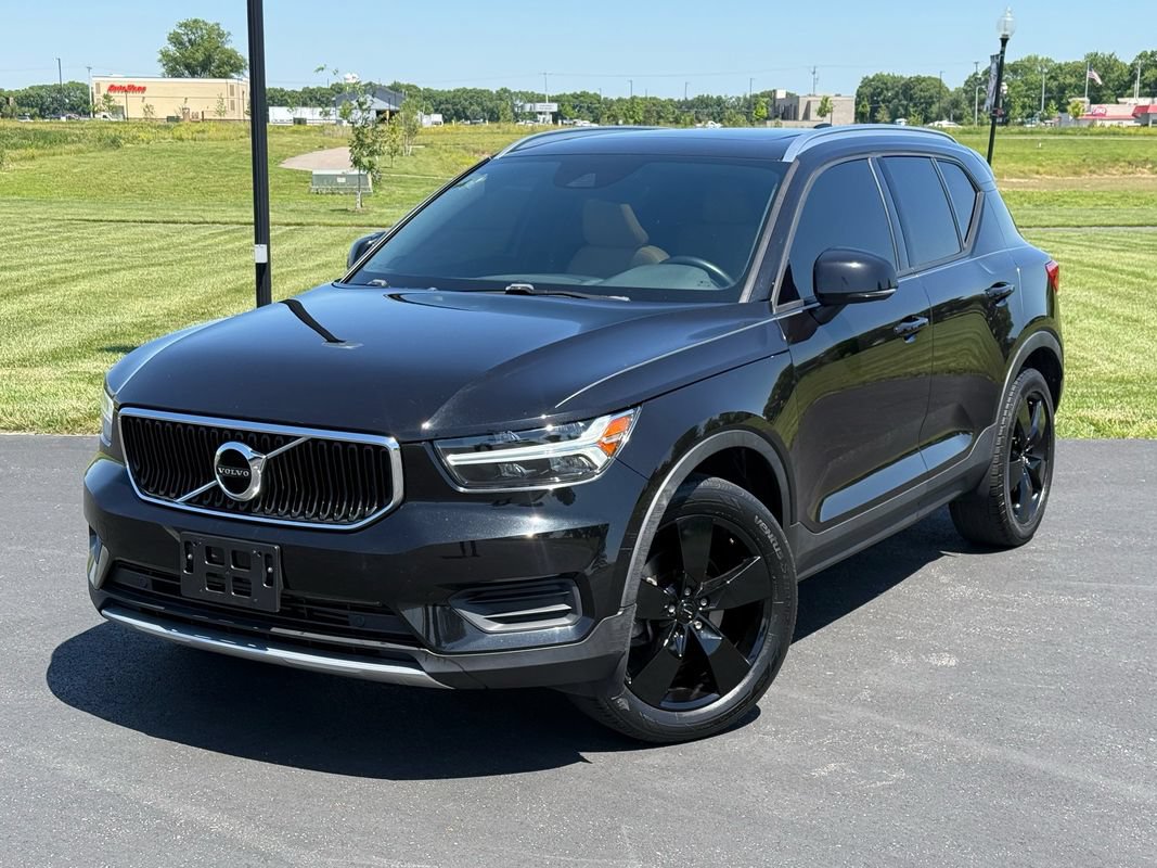 Used 2019 Volvo XC40 T5 Momentum