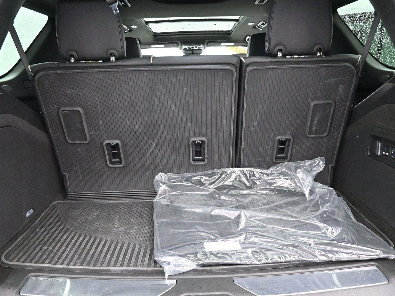 Certified 2025 Cadillac Escalade Sport w/ LPO, ONYX Package AWD/4WD image 10