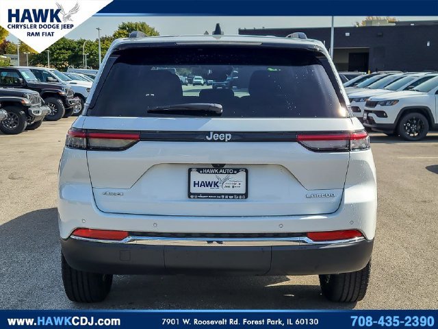 Certified 2025 Jeep Grand Cherokee Laredo w/ Luxury Tech Group I AWD/4WD image 5