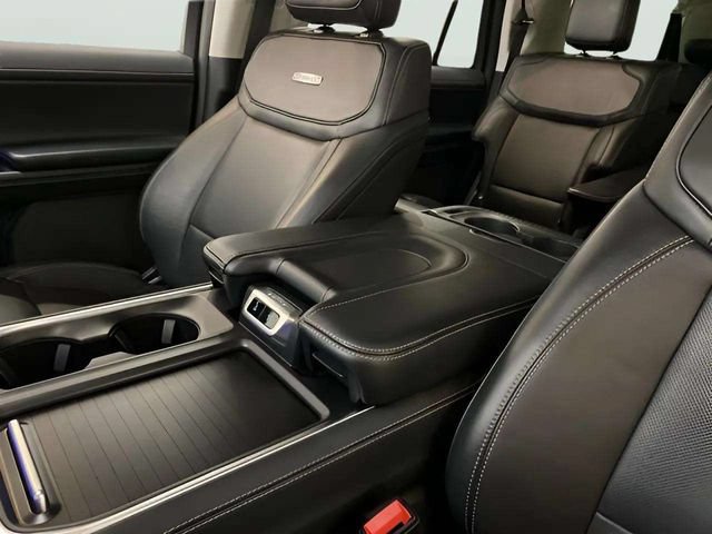 Used 2025 Ford Expedition Max Platinum AWD/4WD image 91
