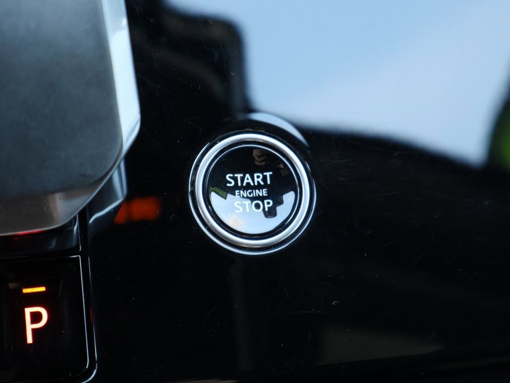 Used 2025 Land Rover Range Rover Sport SE image 27