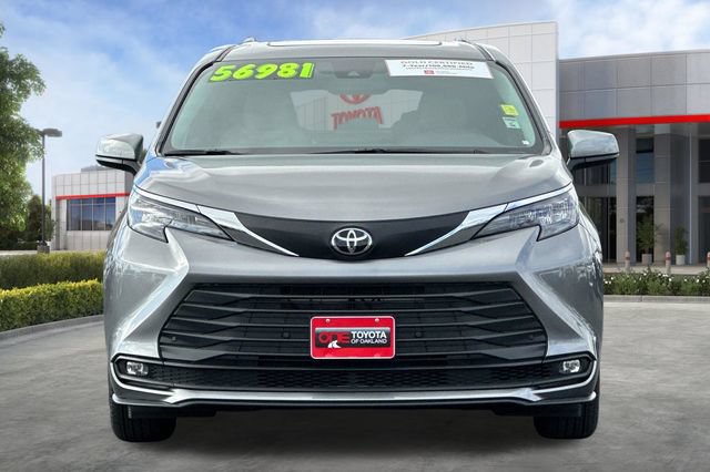 Certified 2026 Toyota Sienna XLE FWD image 11