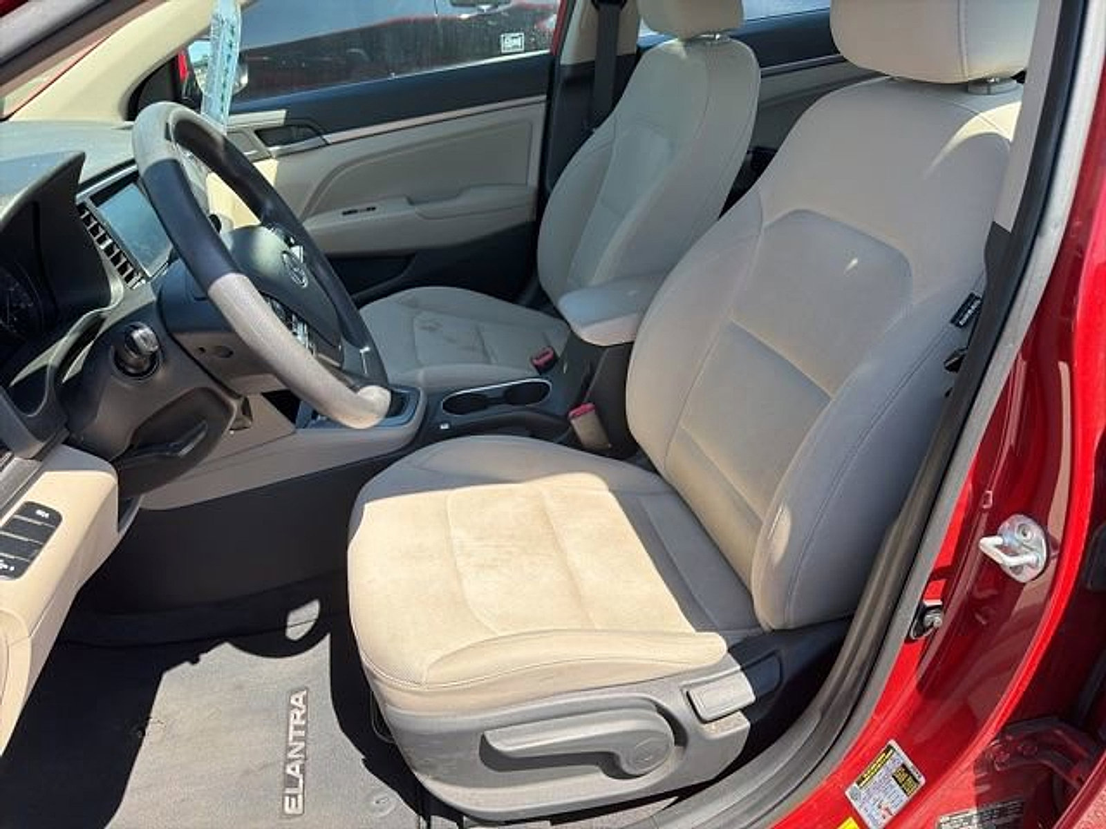 Used 2017 Hyundai Elantra SE FWD image 28