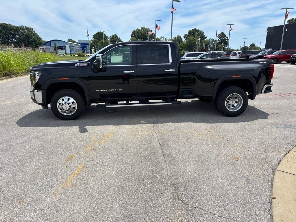 Used 2025 GMC Sierra 3500 SLT w/ SLT Premium Package AWD/4WD image 2