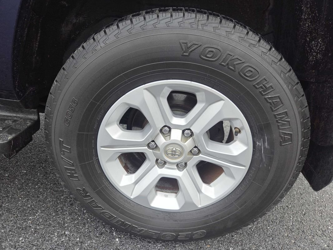 Used 2018 Toyota 4Runner SR5 Premium AWD/4WD image 34