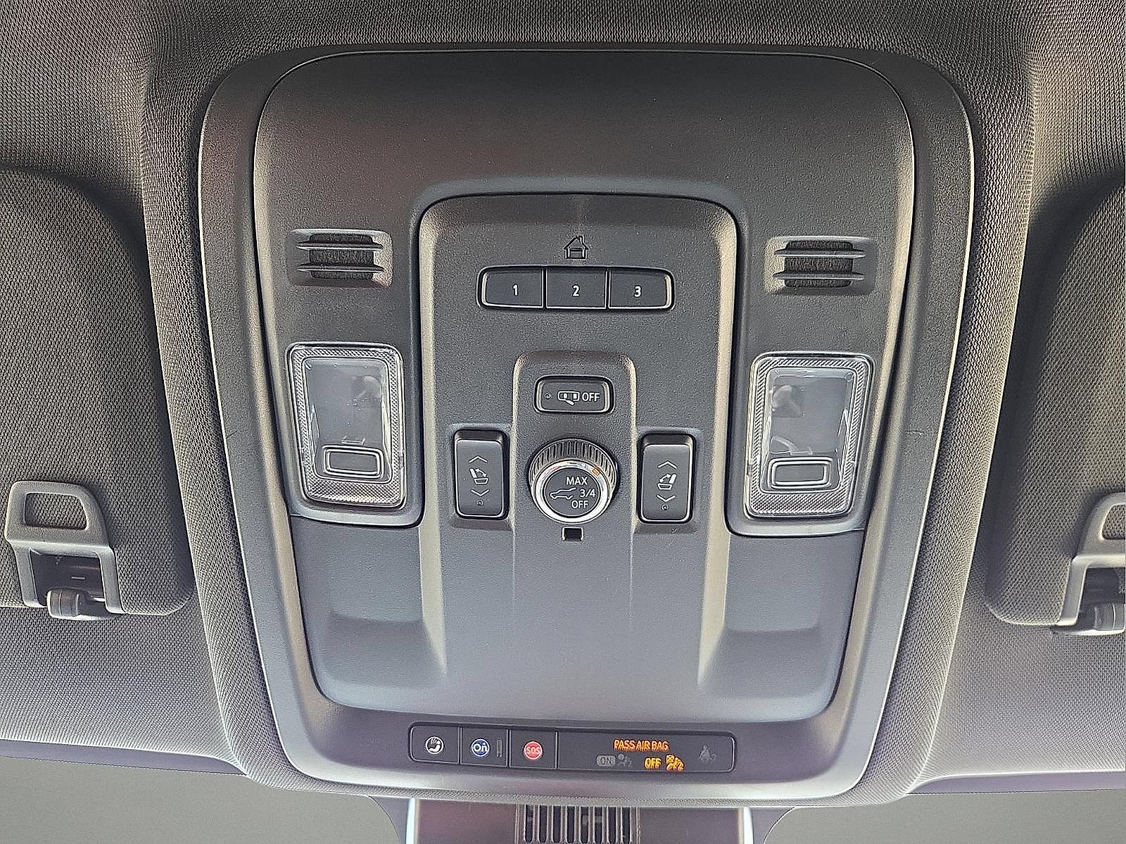 Used 2024 Chevrolet Suburban Z71 w/ Luxury Package AWD/4WD image 22