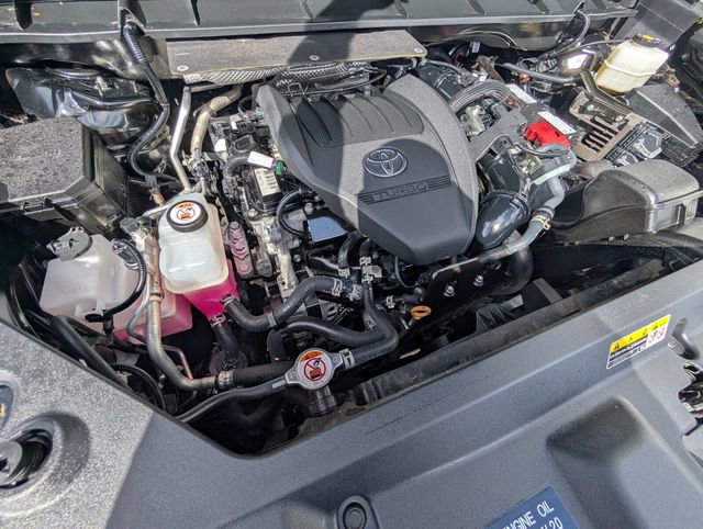 Used 2024 Toyota Highlander XLE image 24