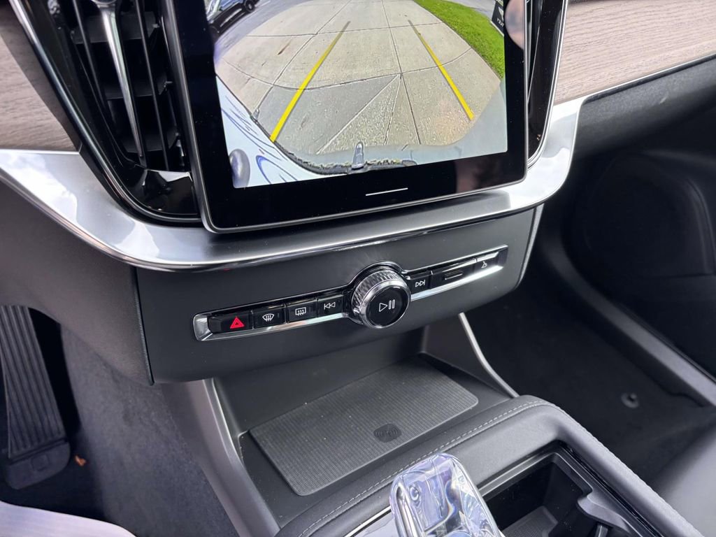 New 2026 Volvo XC90 B6 Plus w/ Protection Package Premier image 22