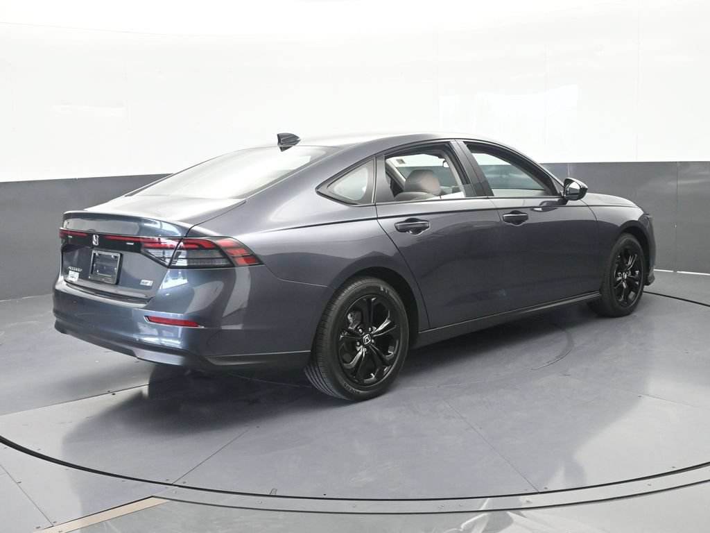 Used 2025 Honda Accord SE image 6