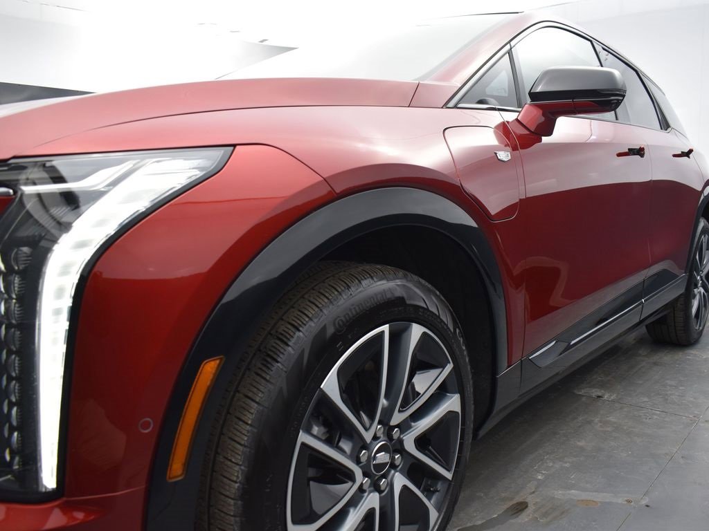 Certified 2025 Cadillac Optiq Sport 2 w/ LPO, Floor Liner Package image 43