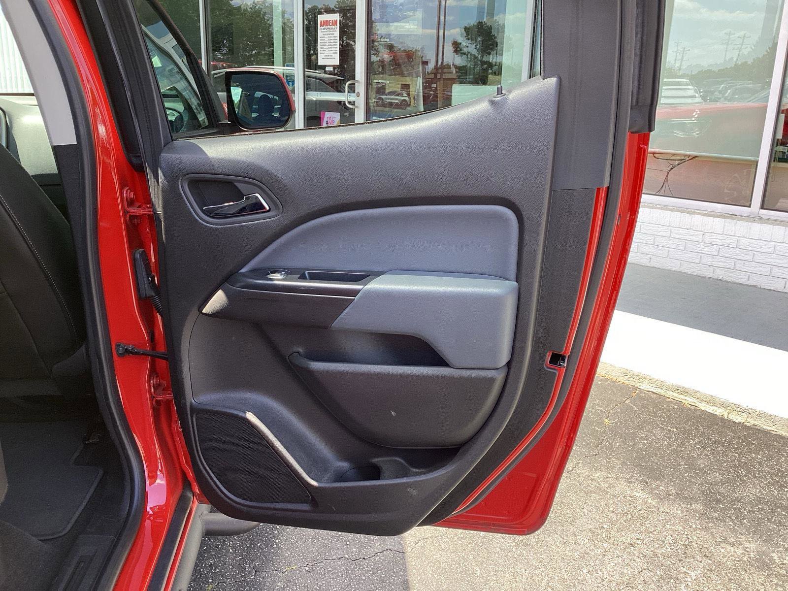 Used 2018 Chevrolet Colorado Z71 RWD image 6
