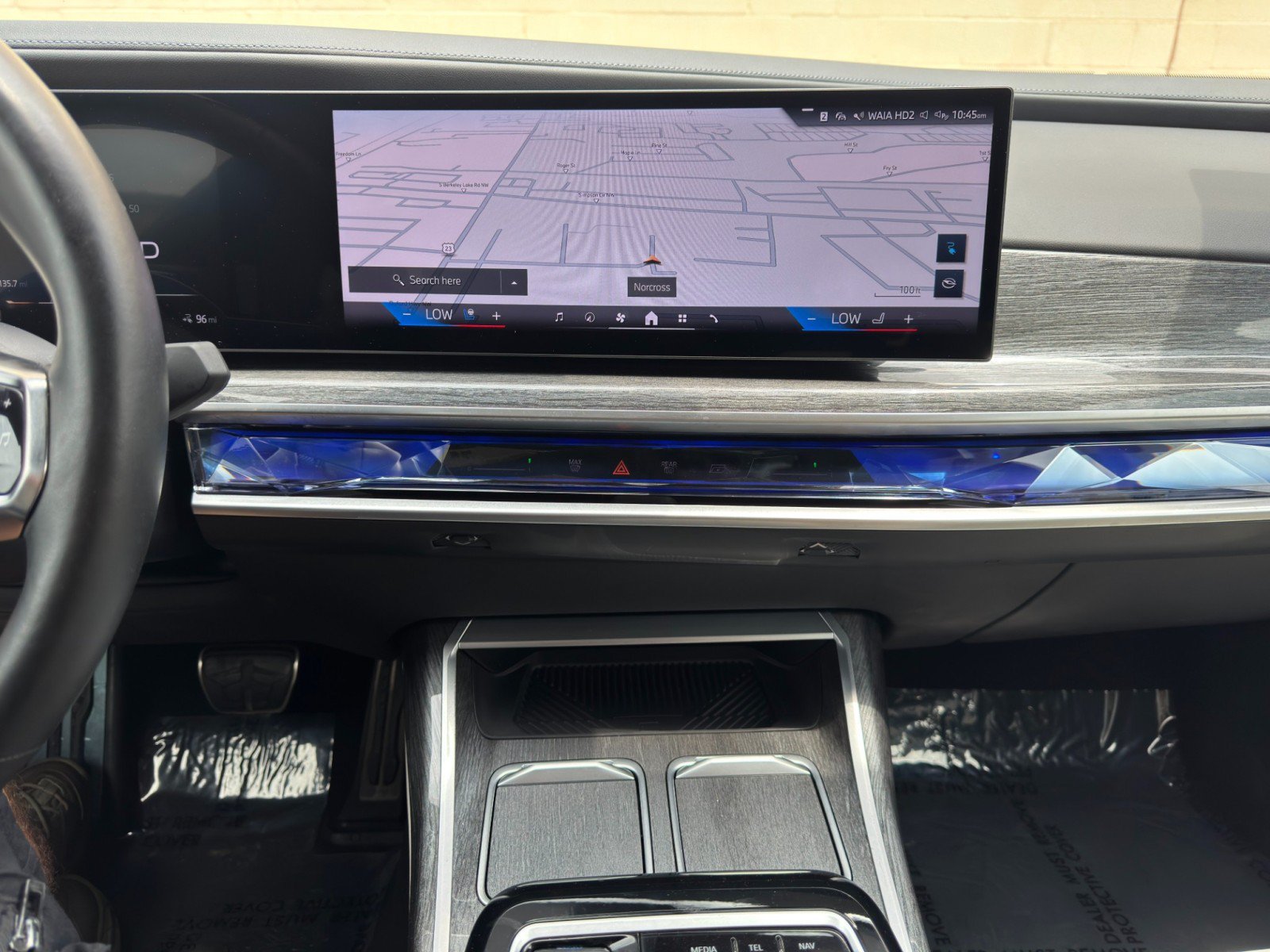 Used 2023 BMW i7 xDrive60 AWD/4WD image 27