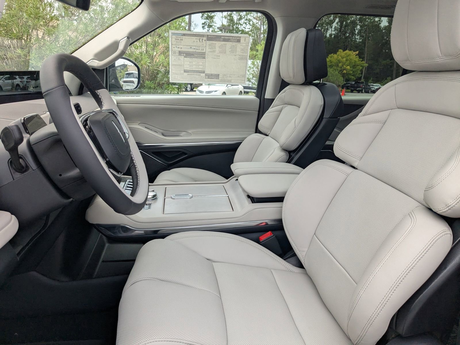 New 2025 Lincoln Navigator L Reserve image 24