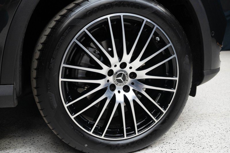 New 2026 Mercedes-Benz GLC 300 4MATIC image 11