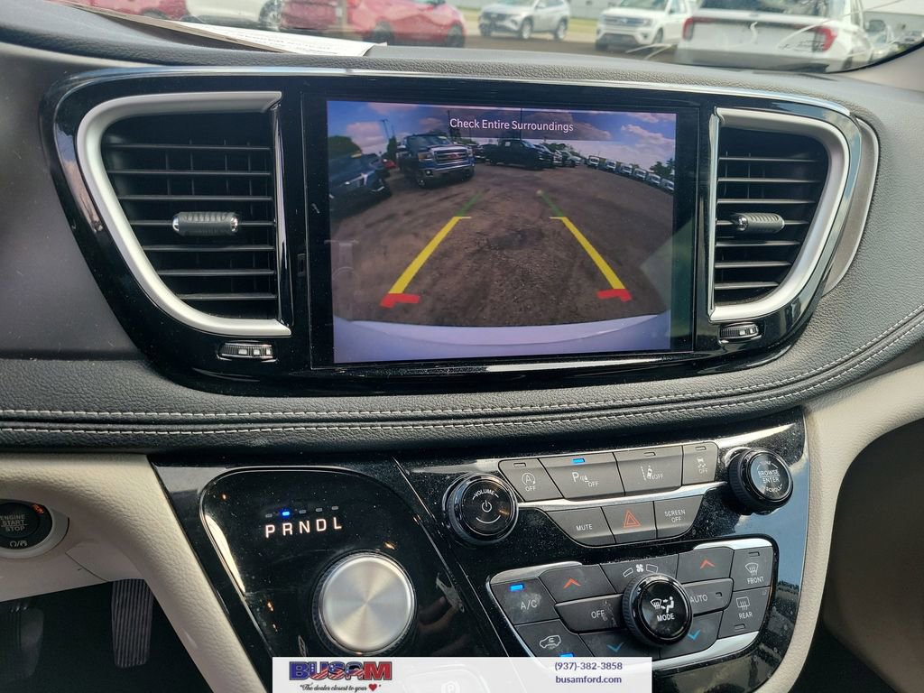Used 2023 Chrysler Pacifica Touring-L FWD image 25