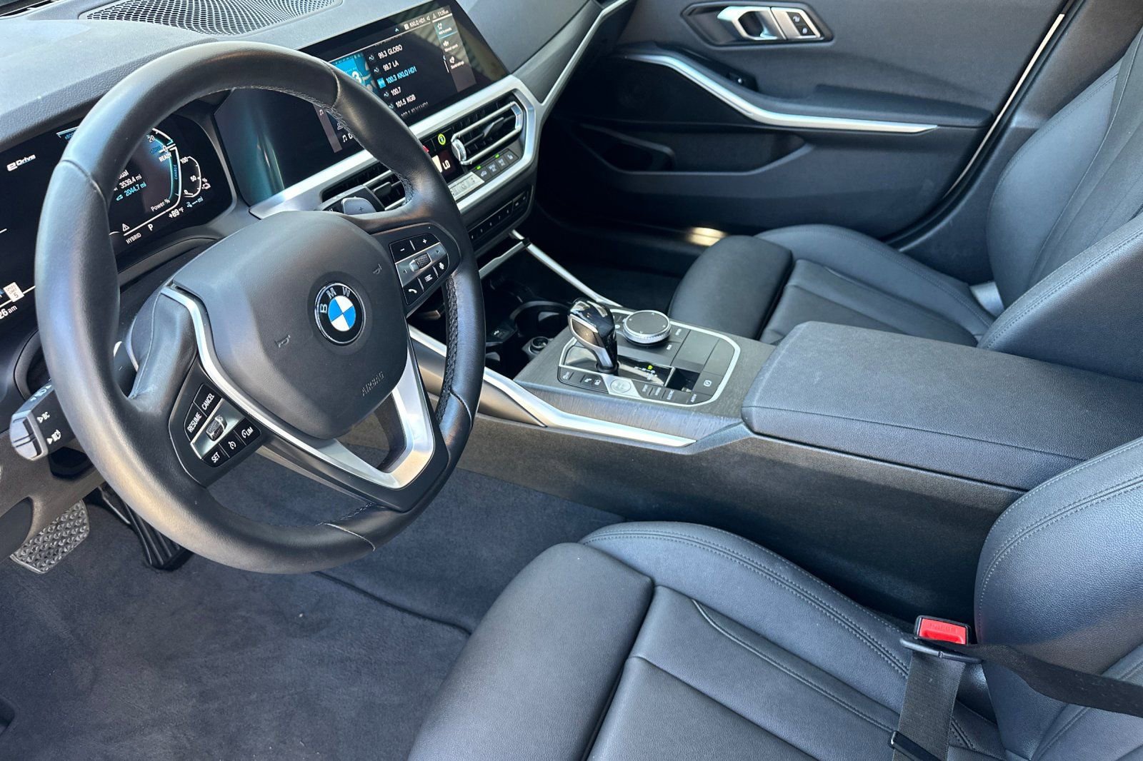 Used 2021 BMW 330e w/ Convenience Package image 9