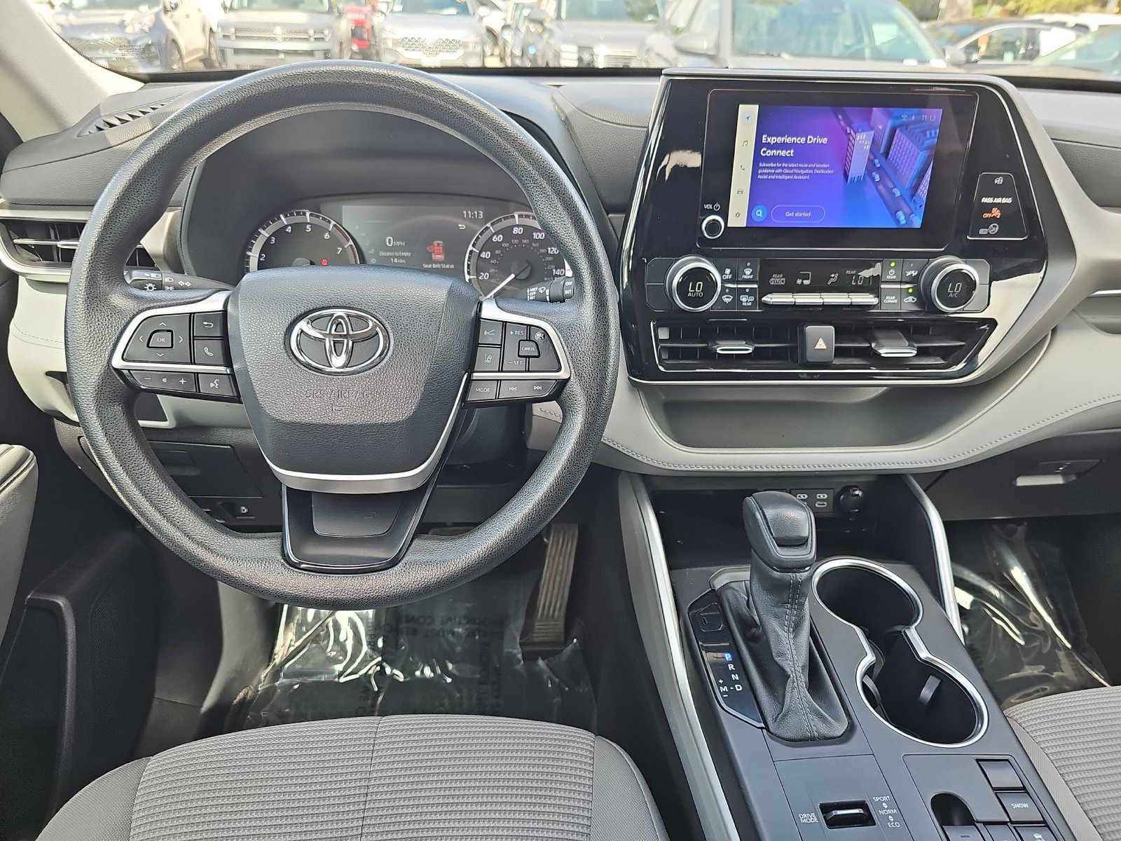 Used 2023 Toyota Highlander L FWD image 16