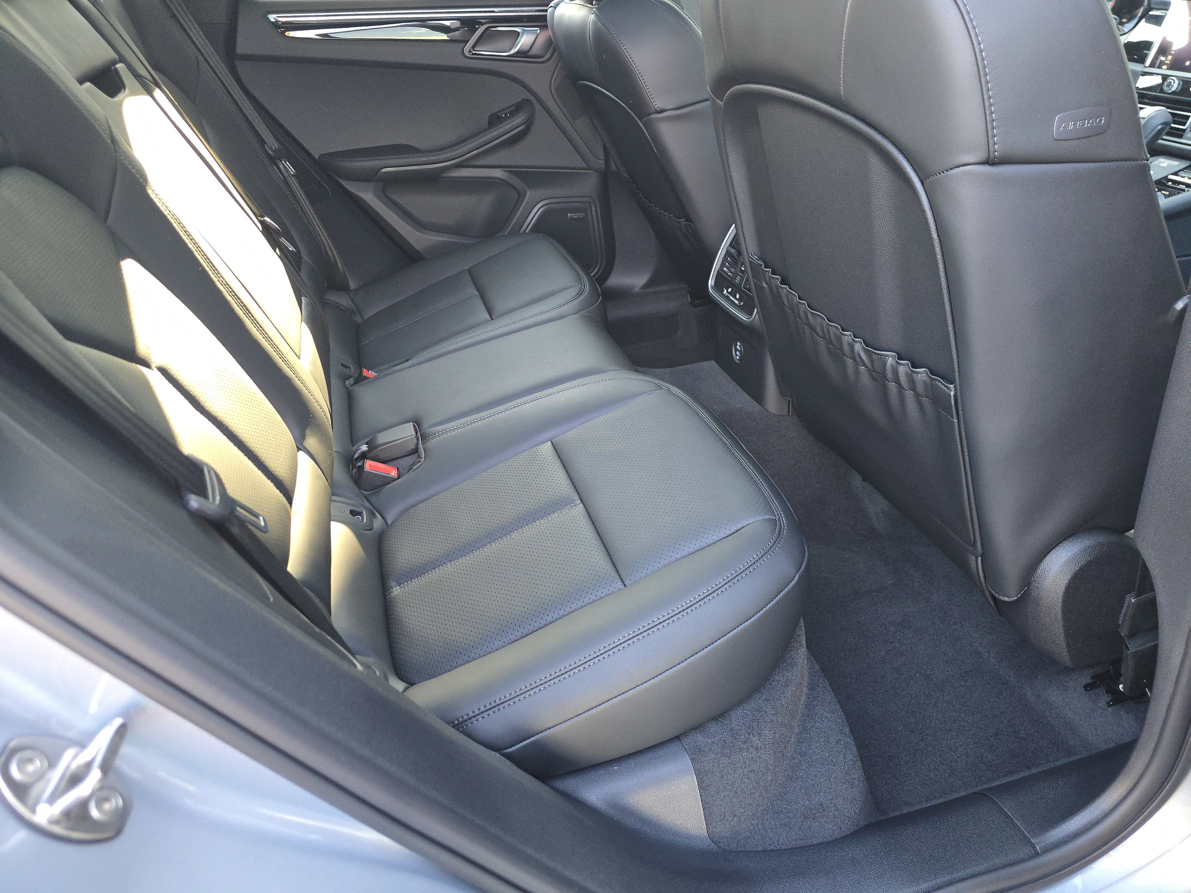 New 2026 Porsche Macan image 14