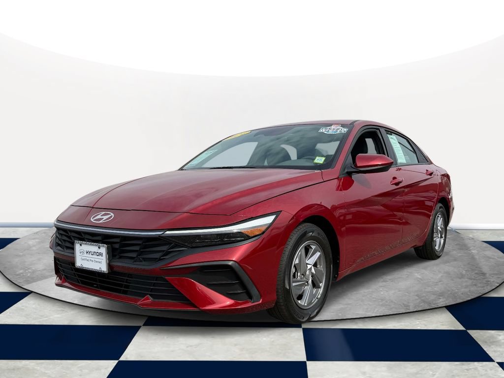 Certified 2024 Hyundai Elantra SE FWD image 3