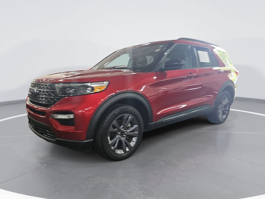 Used 2022 Ford Explorer XLT w/ Equipment Group 202A AWD/4WD image 9