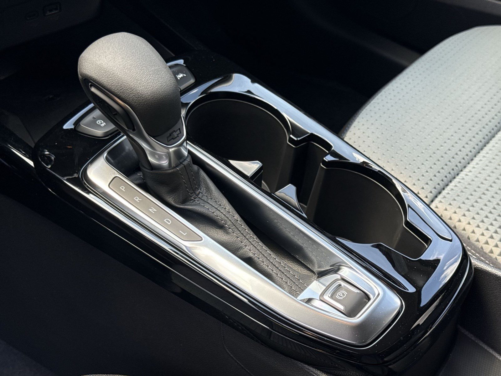 New 2026 Chevrolet Trax LT w/ Sunroof Package FWD image 16