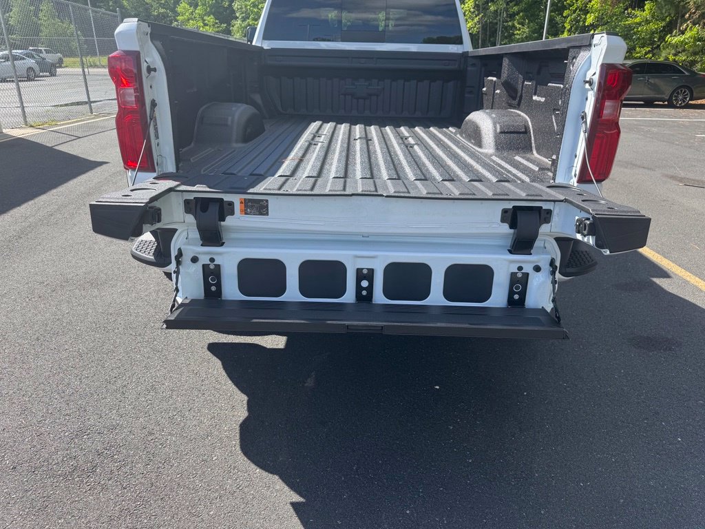 New 2026 Chevrolet Silverado 3500 High Country w/ High Country Premium Package AWD/4WD image 11