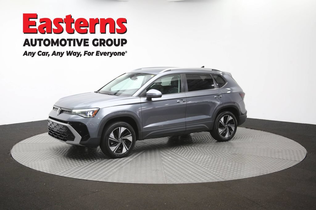 Used 2025 Volkswagen Taos SE AWD/4WD image 55