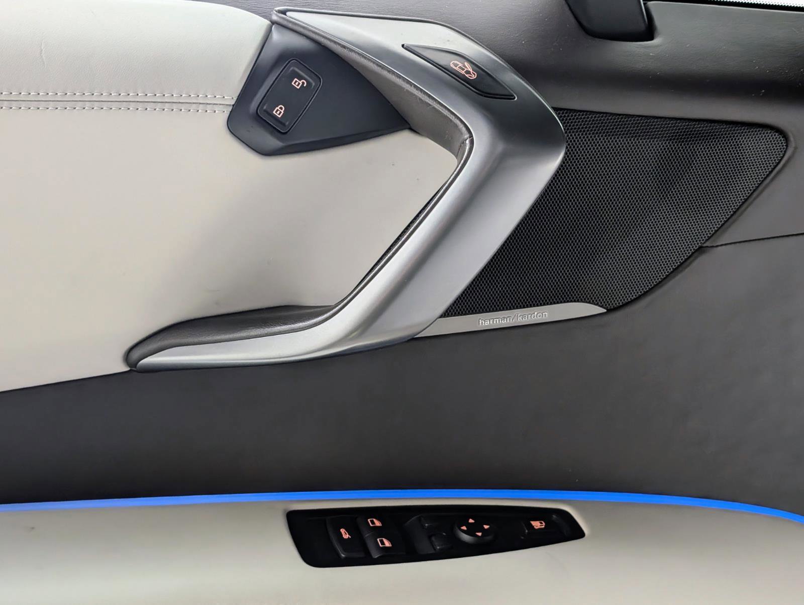 Used 2016 BMW i8 image 13