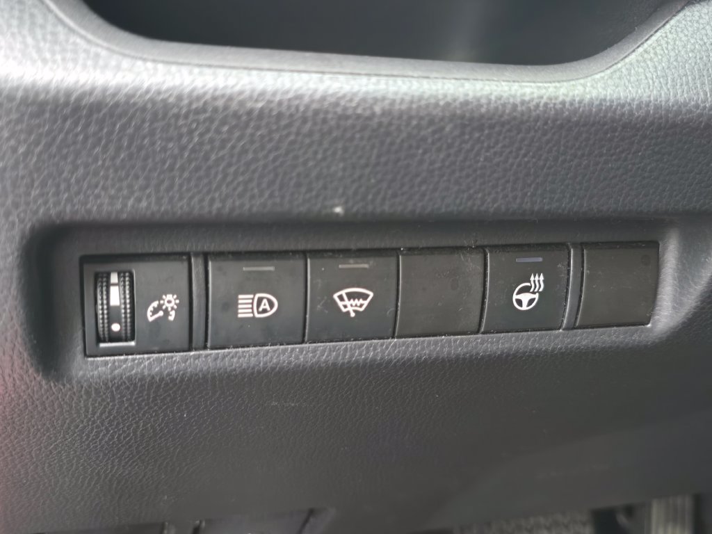 Certified 2022 Toyota RAV4 XLE w/ XLE Grade Weather Package AWD/4WD image 16