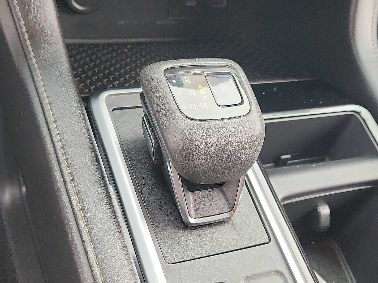 Used 2022 Nissan Pathfinder S AWD/4WD image 13